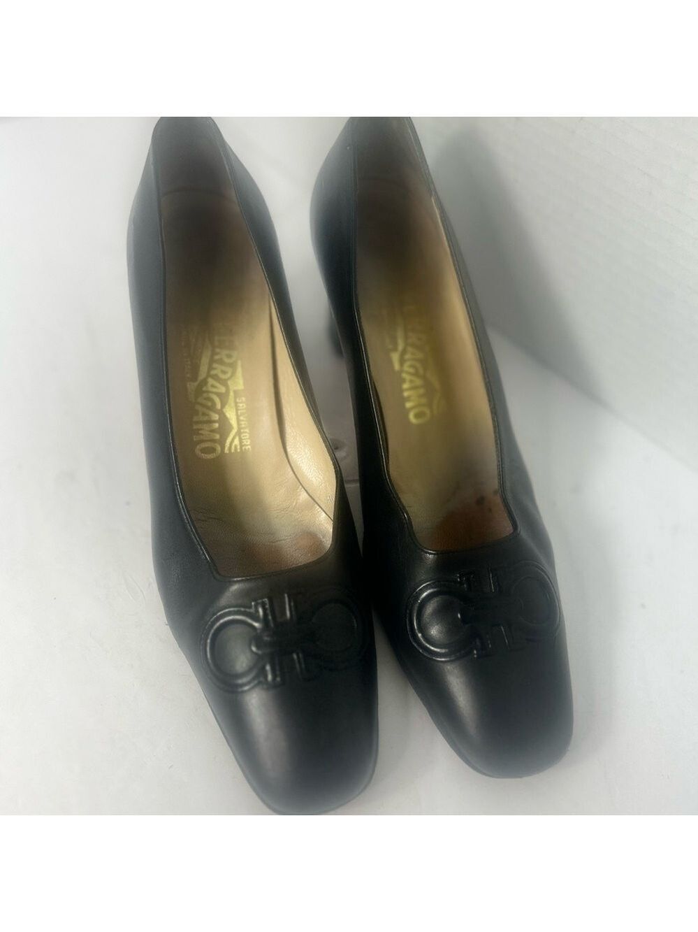Salvatore Ferragamo Black Leather Pumps Logo Office Quiet Luxury Classic